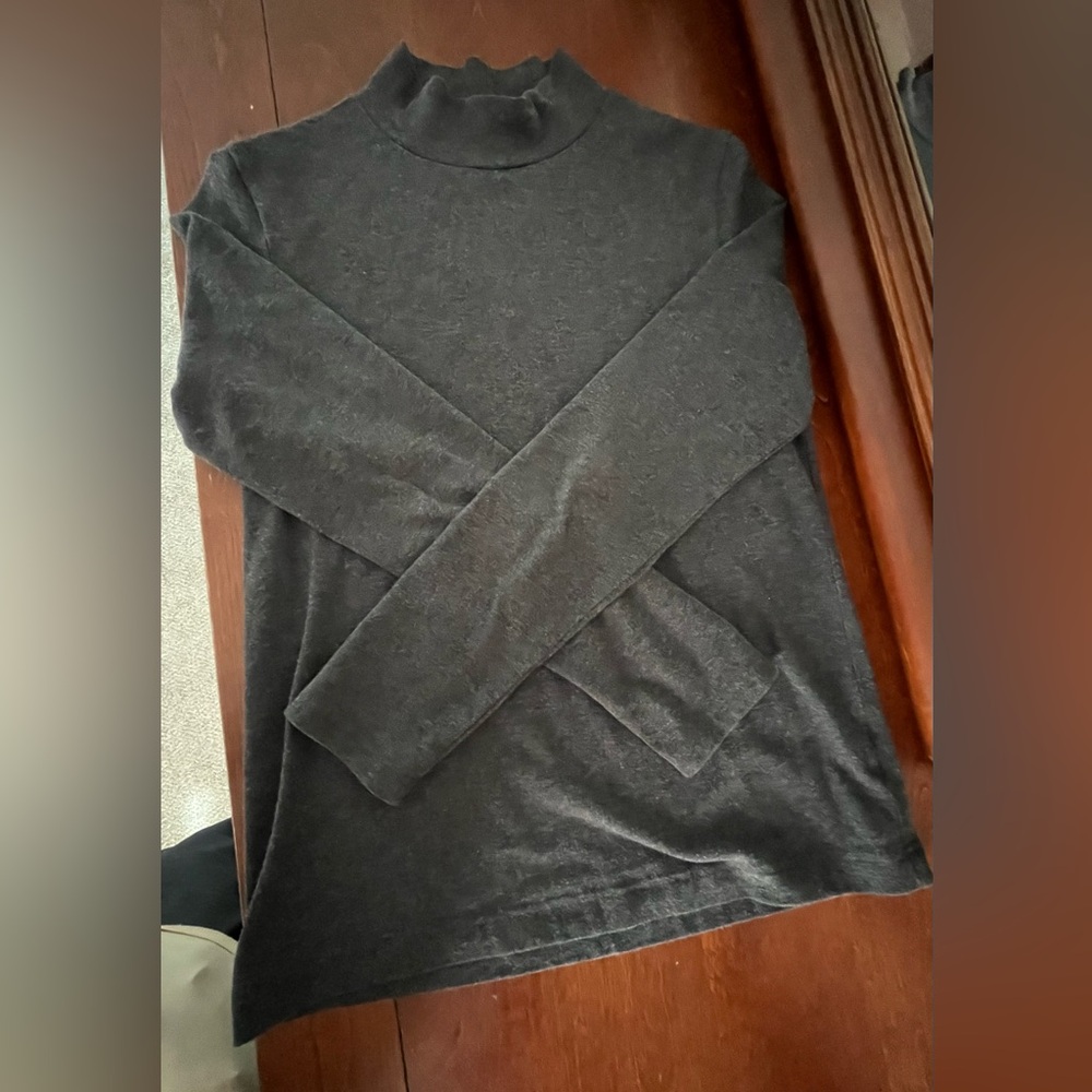 ❄️Mock neck turtleneck gray top